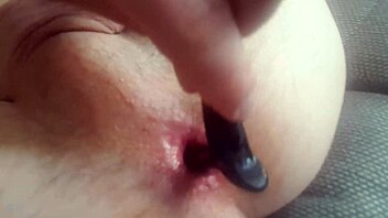 Gay amateur's anal scene with a gay soloboy