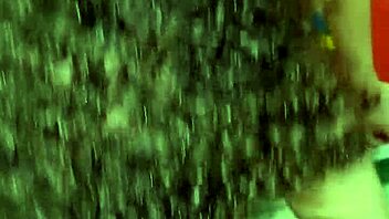 Me clave a la hermana de mi esposa mientras viene de visita tiene más culo que mi esposa.