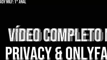 lady milf demonstrates anal in three steps backstage