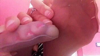 Help your stepmother relax with a foot massage