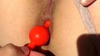 mi novio fingers and licks my vagina while toying my tight ass.