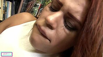 secretaria fudendo na hora do almoço com paixão