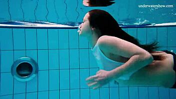 petite russian teen 18+ strips quick to flaunt sexy outdoor body