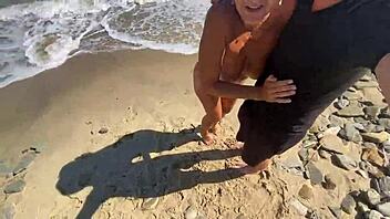 POV Ficken von Freunds Mama am Strand und im Hotel, so heiß! 🔥