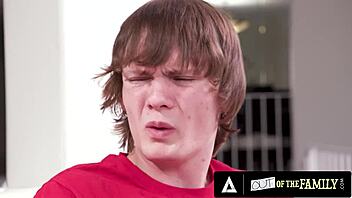 Lauren Phillips, rintava milf, porataan 18+ teini-poikapuolelta! 😈🔥