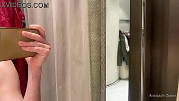 Deneme kabininde boşaldın mı tatlım?