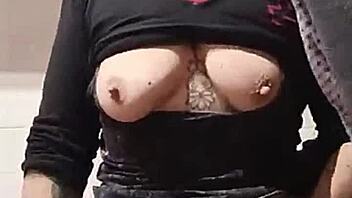 Teresa, the hot milf, knows her game. She makes her lover finish hard with that big ass in homemade action.