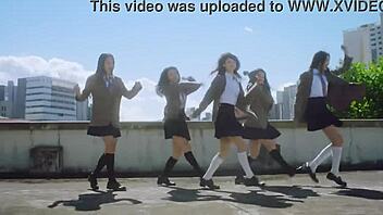 Exploring the melody of ditto from newjeans side a in a casual storytelling way