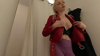 Public fitting room fun at mall! 😈