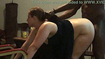 Secretarial work does not stop even at night for a hot milf