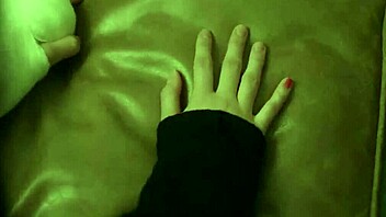 Exploring the melody of ditto from newjeans side a in a casual storytelling way