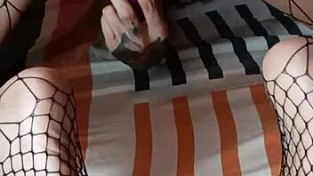 Why not lick my Basque feet while I fuck you deliciously, Juan Latino?