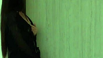 Шпионить за пасынком и семьей во время ебли заводит меня