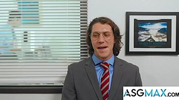 Hot Guys Secretly Hookup in Gay Office Parody - Disruptivefilms