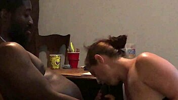 Secretarial work does not stop even at night for a hot milf