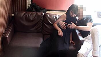 Wine sommelier Ayako-san, 28, shows off slender legs in steamy Japanese footage. Wow! 🍷