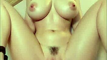 ヘレナ・ダグラスのコスプレが無修正AI生成ヘンタイアクションで生きる！