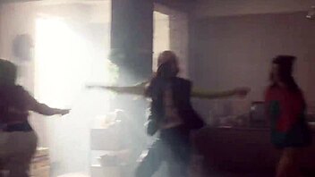 Exploring the melody of ditto from newjeans side a in a casual storytelling way