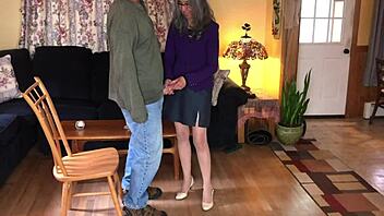 Yo, milf sexy in calze scopa il giovane 18+ vicino per ringraziamento.