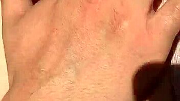 mi novio fingers and licks my vagina while toying my tight ass.