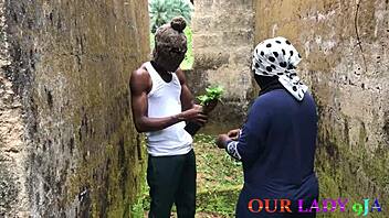 that lucky boy nailing the slay queen in nigerian bush!