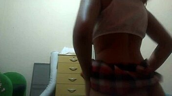 eu sou a novinha mais sexy e sedutora do mundo, provocando desejos intensos