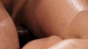 Maya Woulfe boldly seduces her massage client for intense pussy pounding