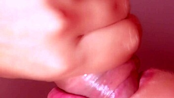 Unexpected Encounter in Japan: Asian Creampie Blowjob Close Up!