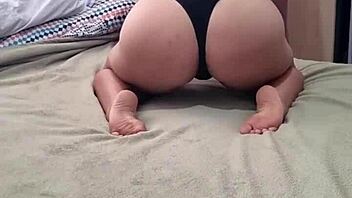 girlfriend sucking deliciously then arches ass on all fours with panties aside 😏