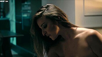 Amirah And Subil Tease With Tongues