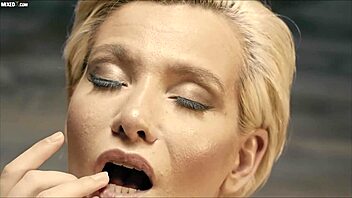 Amirah And Subil Tease With Tongues