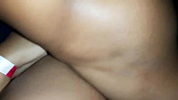 남친이 친구들한테 보지 세게 박히고 정액 채워지게 함