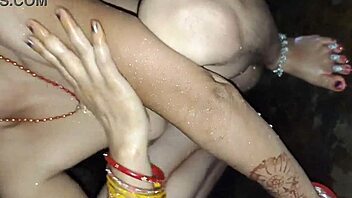 Descriptive Indian Desi Bhabhi Bathroom Pissing Scene