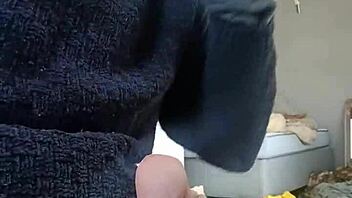 Huge cock unleashes cumshot in Cape Town.