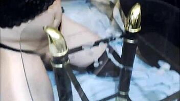 stepsis puts on a dirty webcam show for me