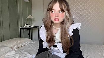 Teen Sexy Maid Caught on Hotel Camera. Dripping Wet Pussy for Extra Tip!