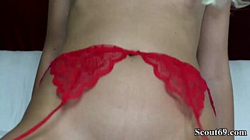 deutsche schwangere teen mit milch titten masturbiert in solo session