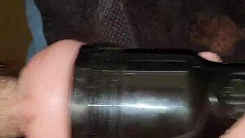 Finger banging with a lot of pleasure and a happy ending