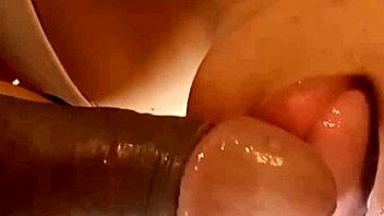 Amateur couple from Venezuela tries out oral sex