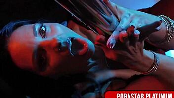 Mature Stunners Mindi Mink