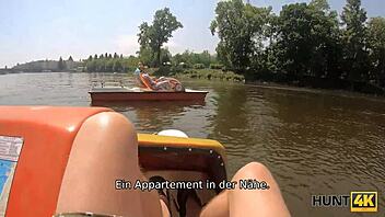 Ik keek toe hoe mijn mollige Duitse vriendin met grote tieten een vreemde neukte terwijl ik hulpeloos stond