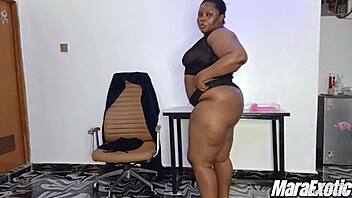 i love watching my juicy neighbor spread her legs in fishnets and squirt on the table, her big ass shaking