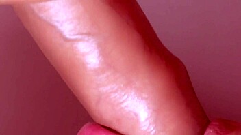 Unexpected Encounter in Japan: Asian Creampie Blowjob Close Up!