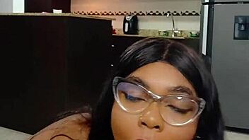 joven colombiana linda y menuda es follada duro en casting amateur