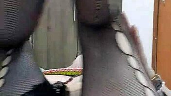 10 minutes in the same position 😏