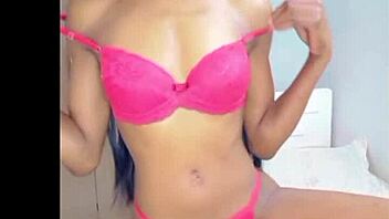 Skinny girl intensely sensualizes with masturbation in bold display