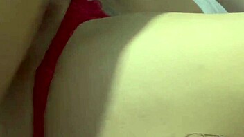 Rebolando na rola grande