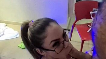 Hot blonde in motel doing deep throat with machine. 😏