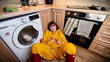 yo, hook me up with a wild cum and piss party tonight!