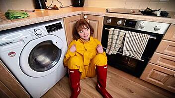 yo, hook me up with a wild cum and piss party tonight!